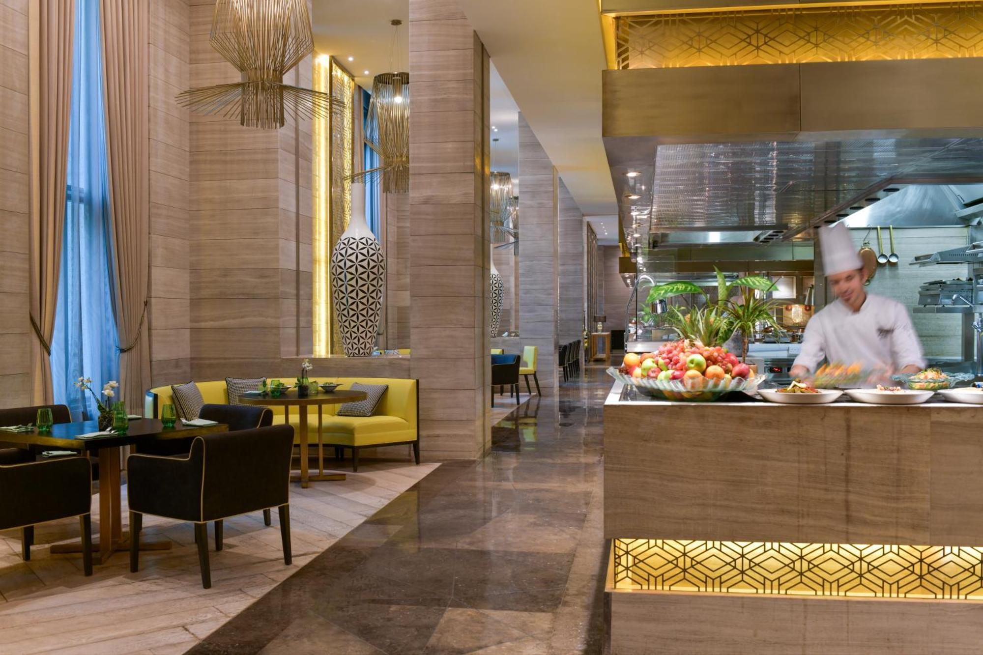 Fairmont Riyadh Eksteriør billede The restaurant