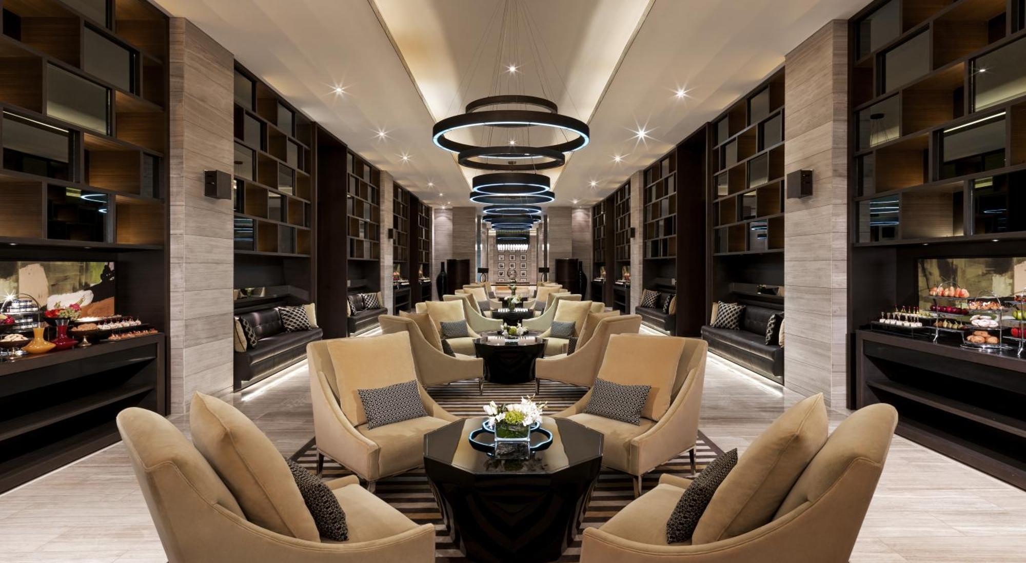 Fairmont Riyadh Eksteriør billede The Lounge at the airport