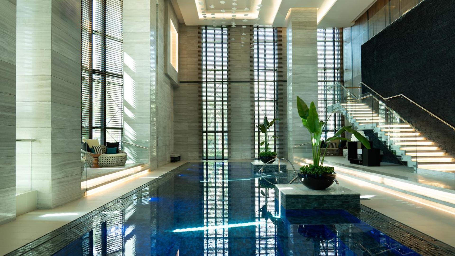 Fairmont Riyadh Eksteriør billede The swimming pool at the 101 Park Place