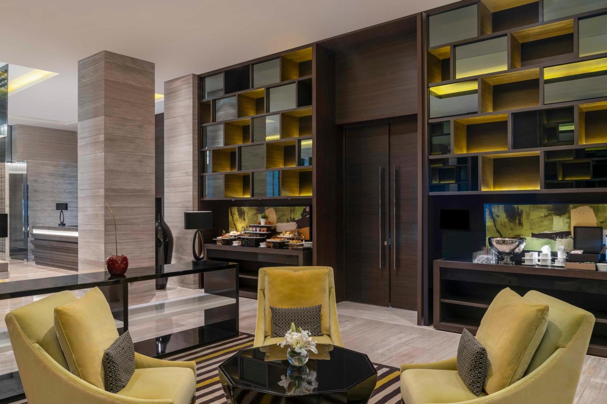Fairmont Riyadh Eksteriør billede The Executive Lounge at the hotel