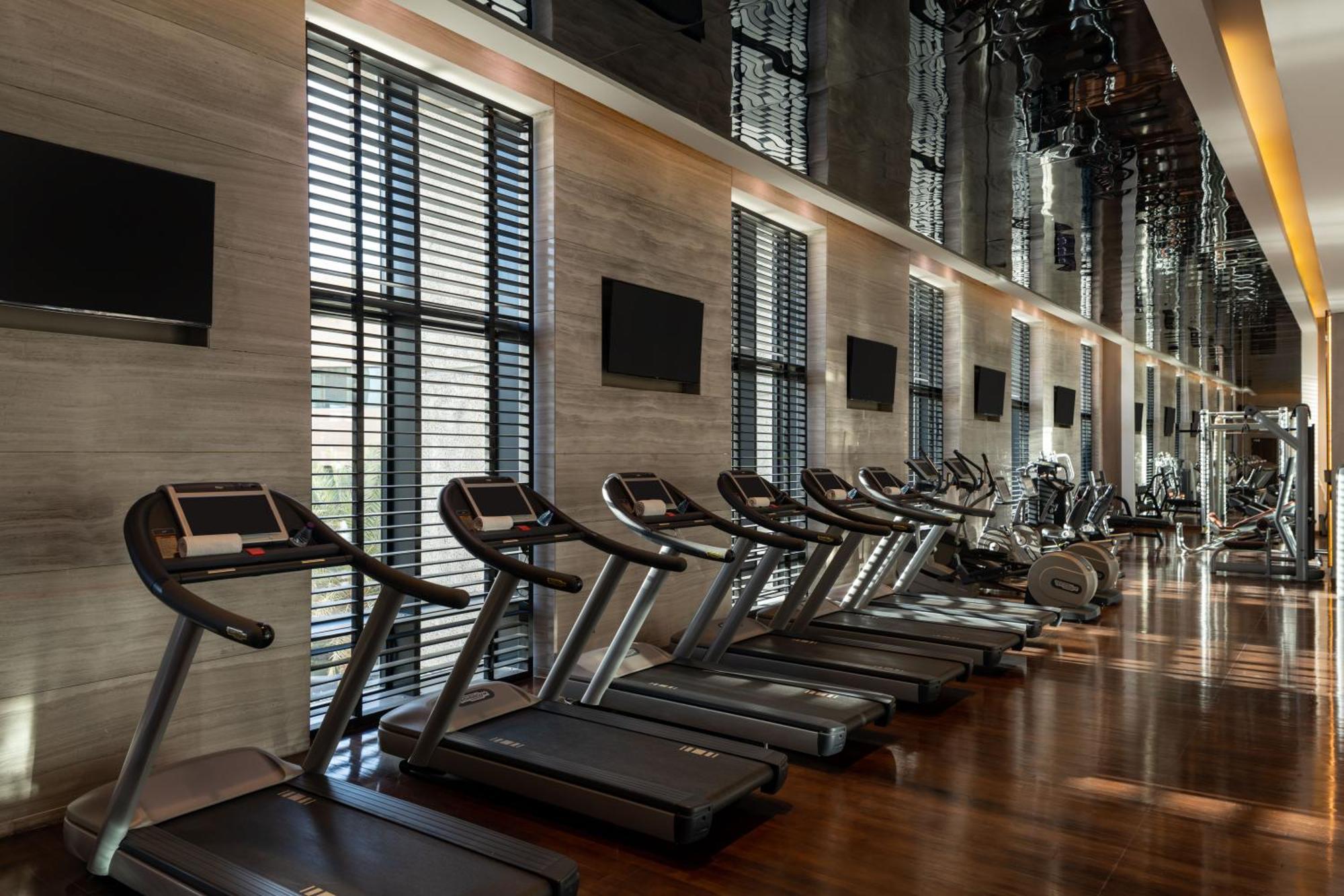Fairmont Riyadh Eksteriør billede The gym at the hotel