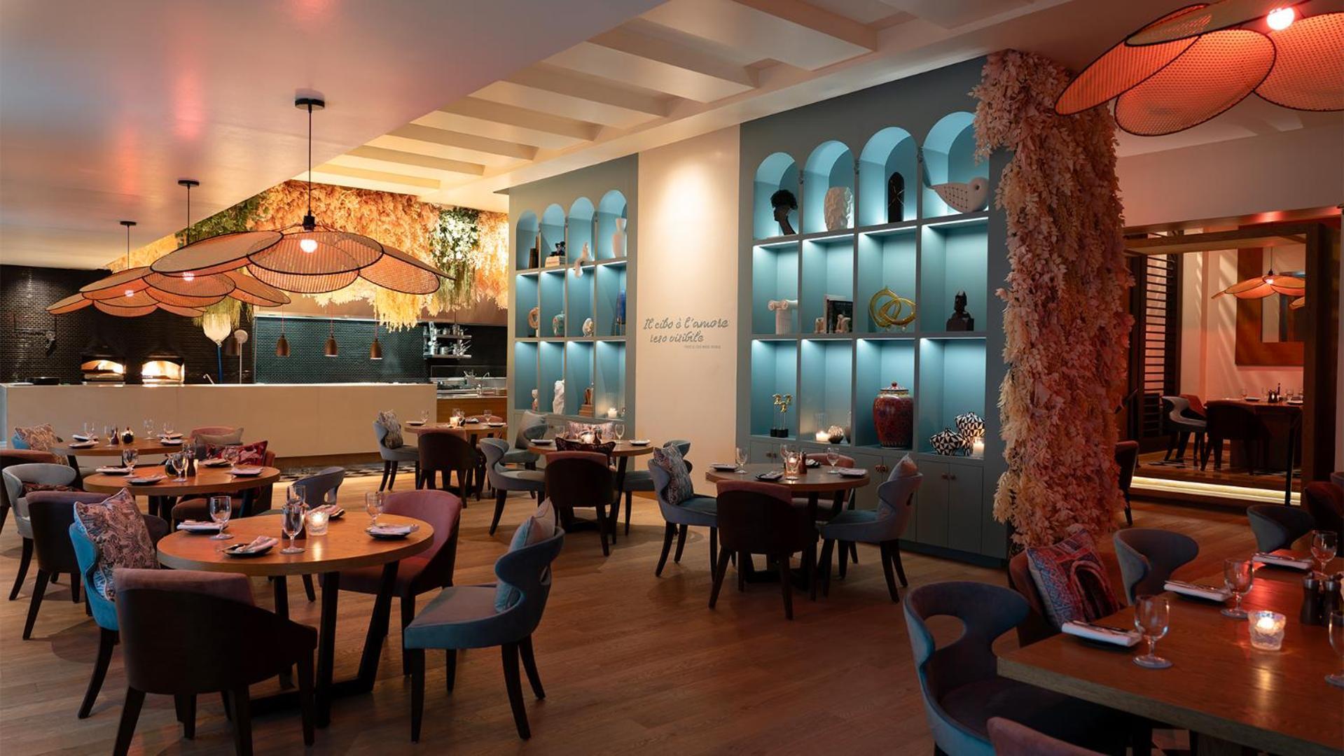 Fairmont Riyadh Eksteriør billede Interior of the restaurant