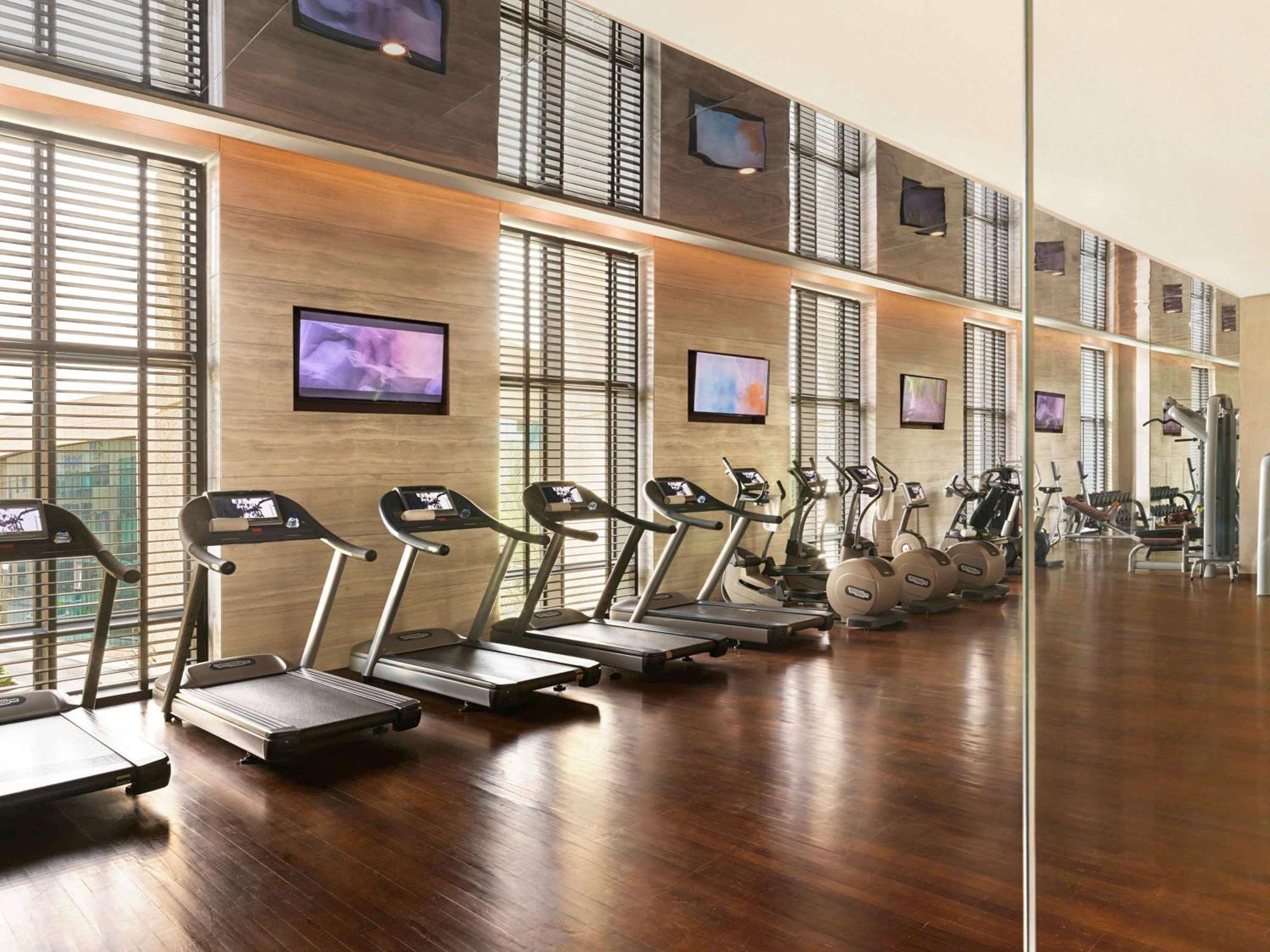 Fairmont Riyadh Eksteriør billede The gym at the hotel